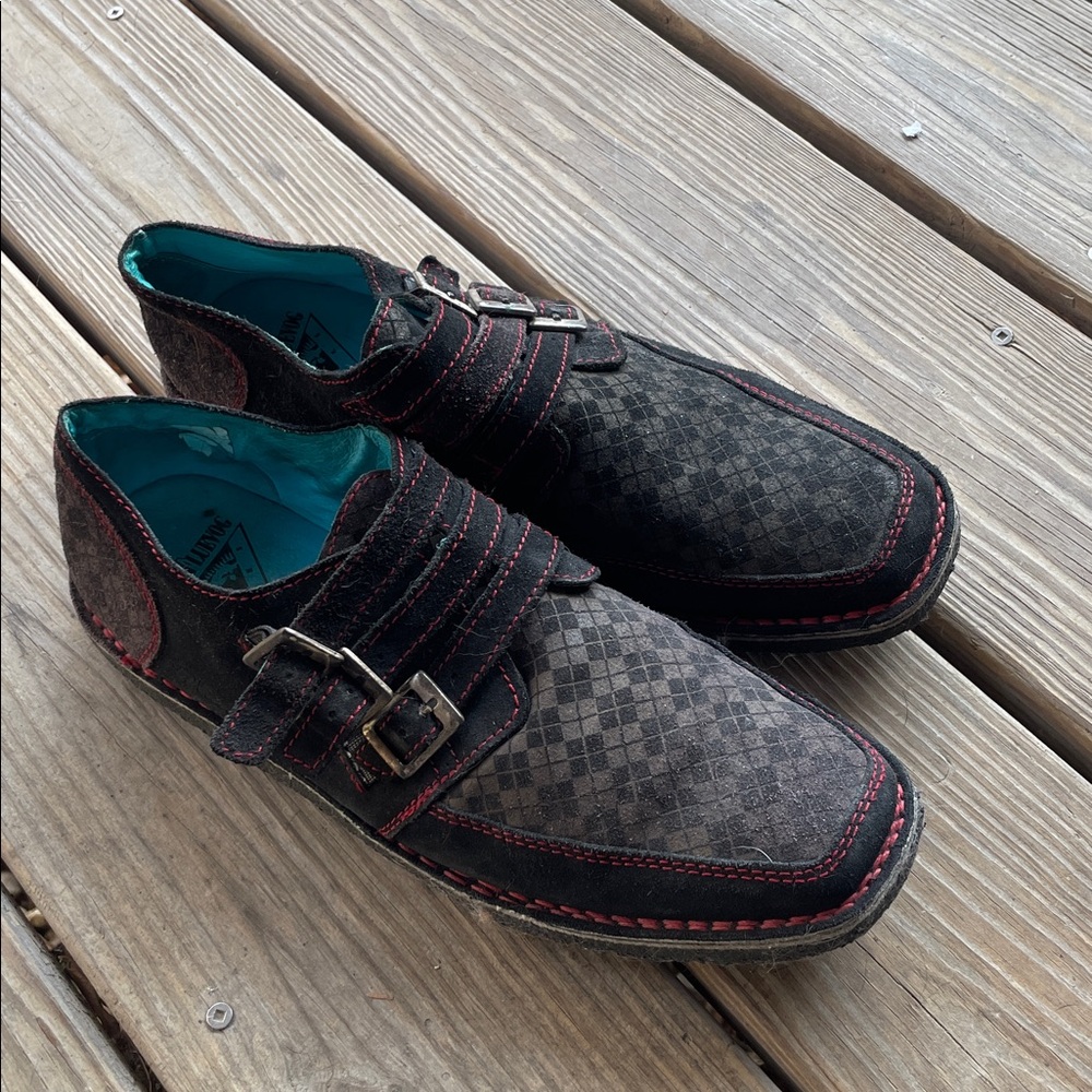 JOHN FLUEVOG SUPER STYLISH SUEDE SHOES